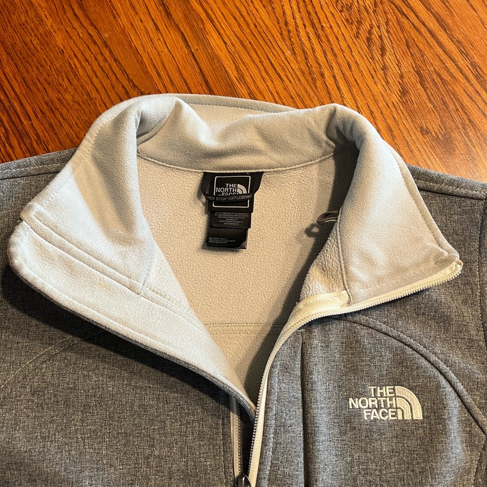 Northface Softshell Jacket - Picture 8 of 8